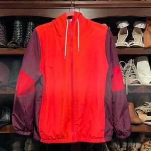 VS Pink. XS. Colorblock red/bright red/maroon with cream pull strings